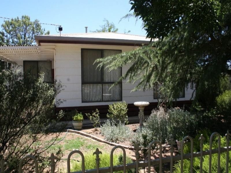 4 Doyle Street, Rochester VIC 3561