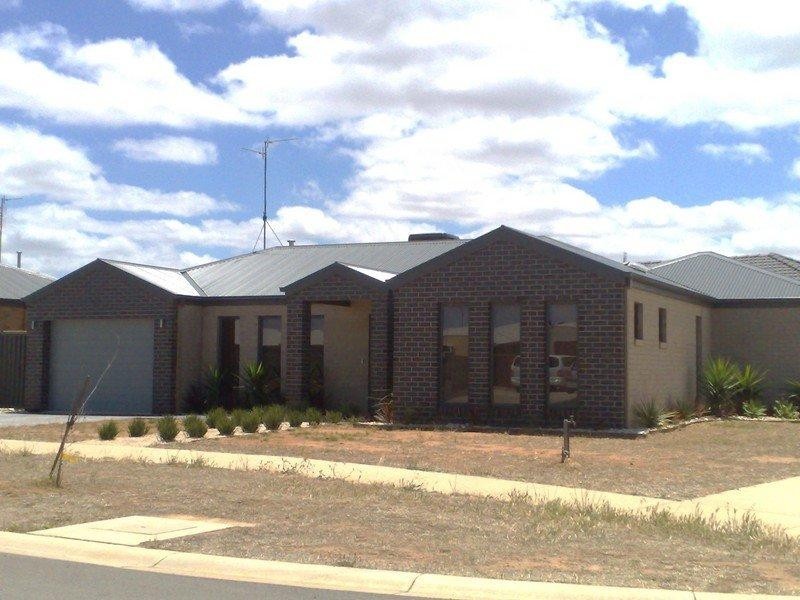 12 Sunset Avenue, Echuca VIC 3564