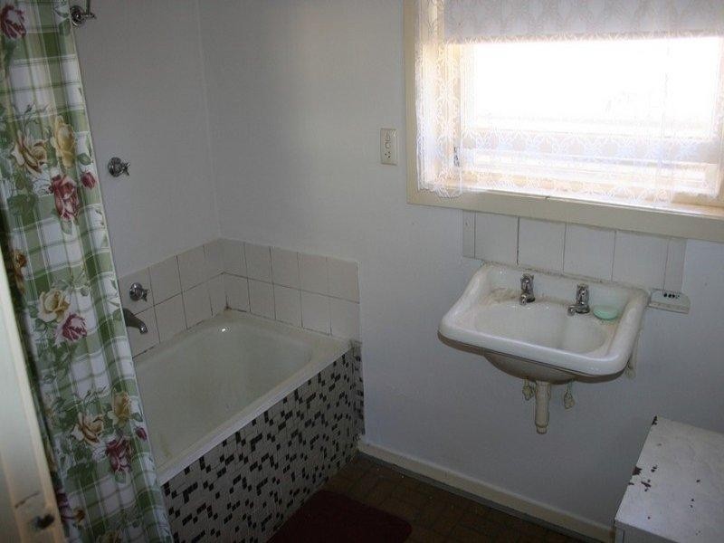 Units 1+2/37 Edward Street, Rochester VIC 3561