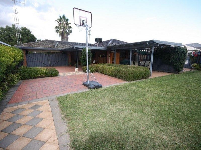 13 Michie Street, Elmore VIC 3558