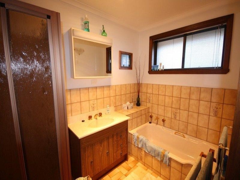 13 Michie Street, Elmore VIC 3558