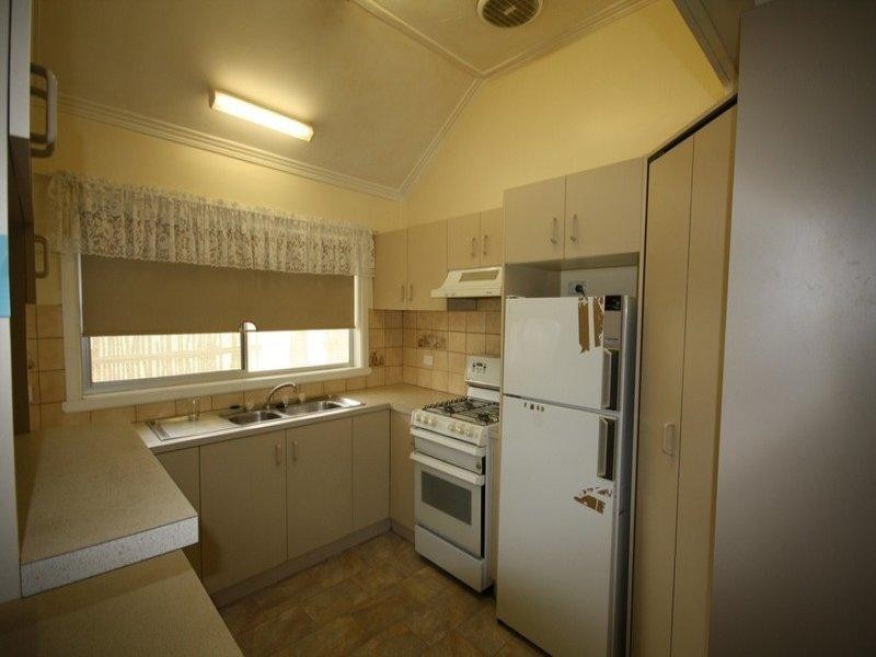 10 Victoria Street, Rochester VIC 3561