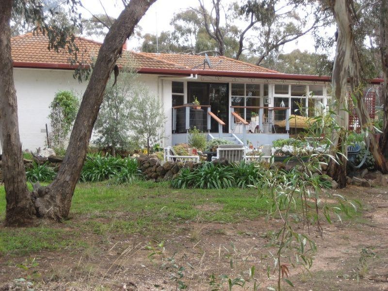 23-27 Inglewood Road, St Arnaud VIC 3478