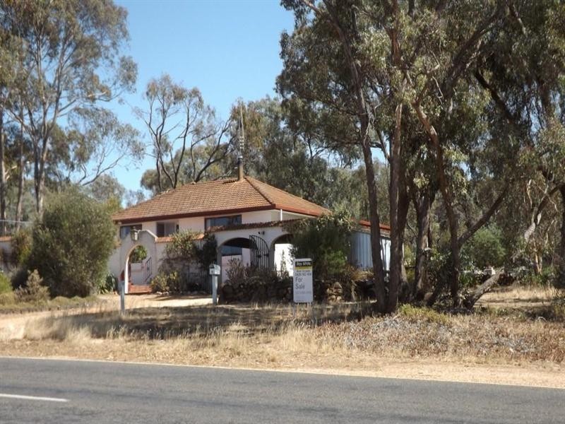 23-27 Inglewood Road, St Arnaud VIC 3478