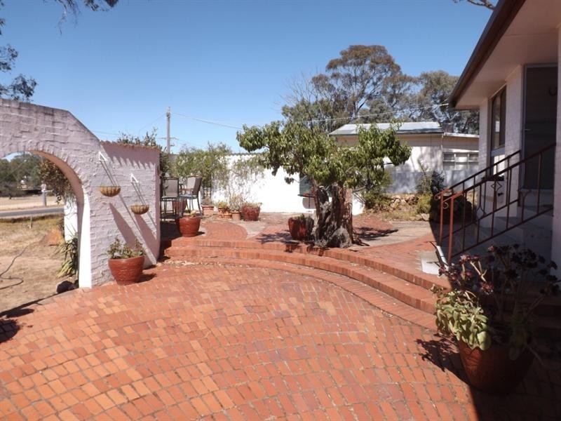 23-27 Inglewood Road, St Arnaud VIC 3478