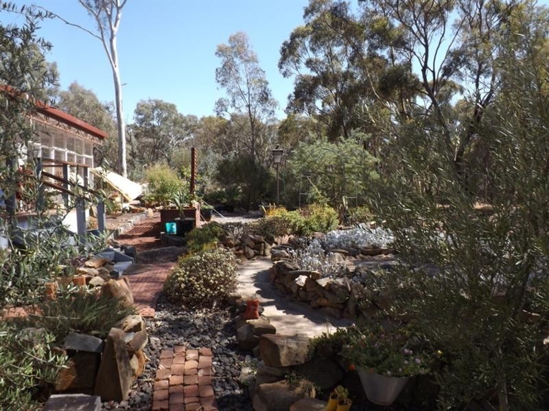 23-27 Inglewood Road, St Arnaud VIC 3478