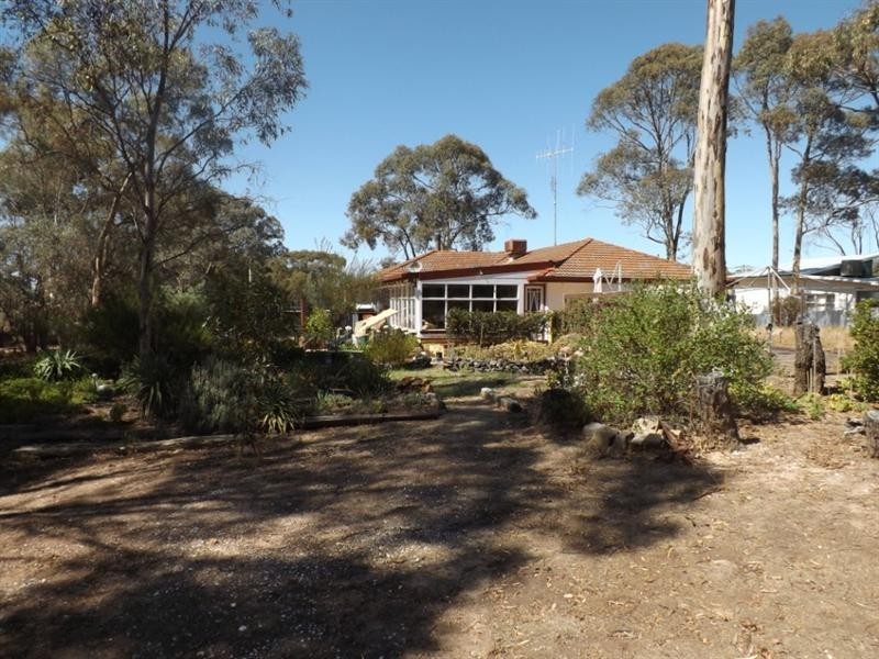 23-27 Inglewood Road, St Arnaud VIC 3478