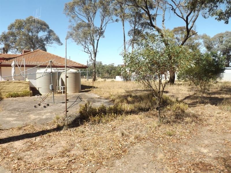 23-27 Inglewood Road, St Arnaud VIC 3478