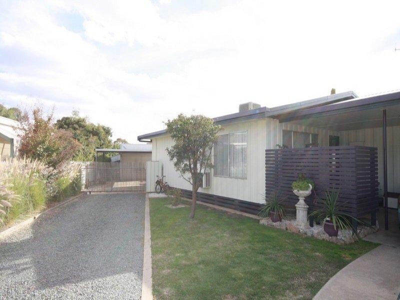 18 Baynes Street, Rochester VIC 3561