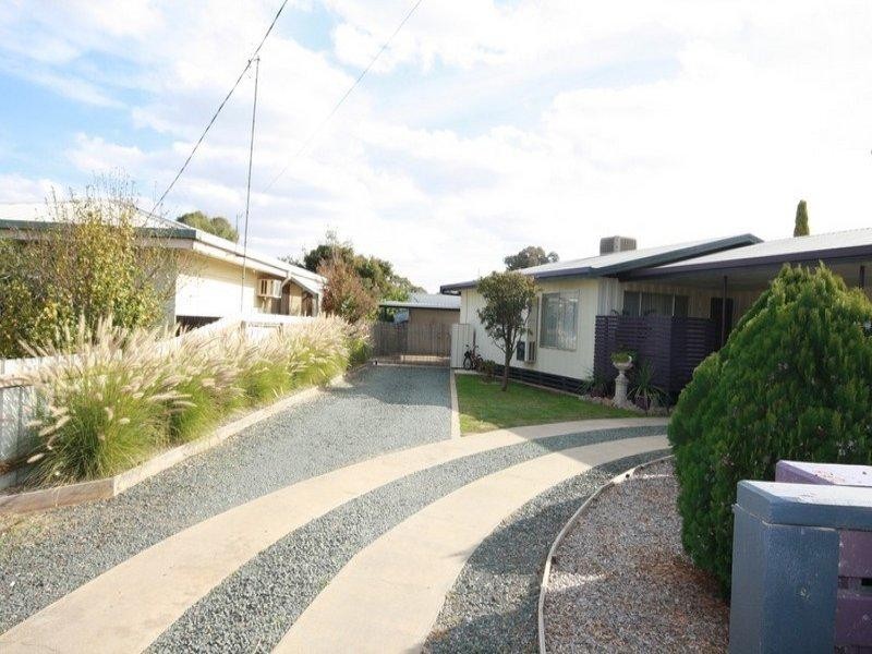 18 Baynes Street, Rochester VIC 3561