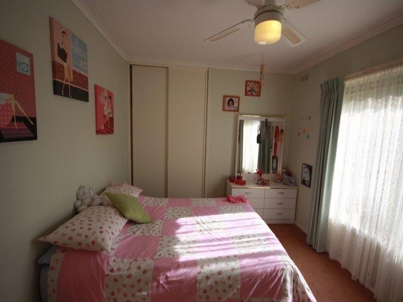 18 Baynes Street, Rochester VIC 3561