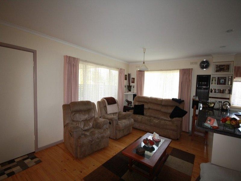 18 Baynes Street, Rochester VIC 3561