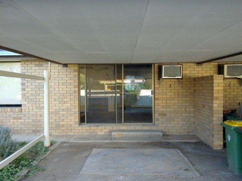 1/64 McKenzie Street, Rochester VIC 3561