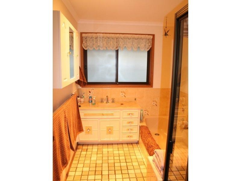 27 Diggora Road, Rochester VIC 3561