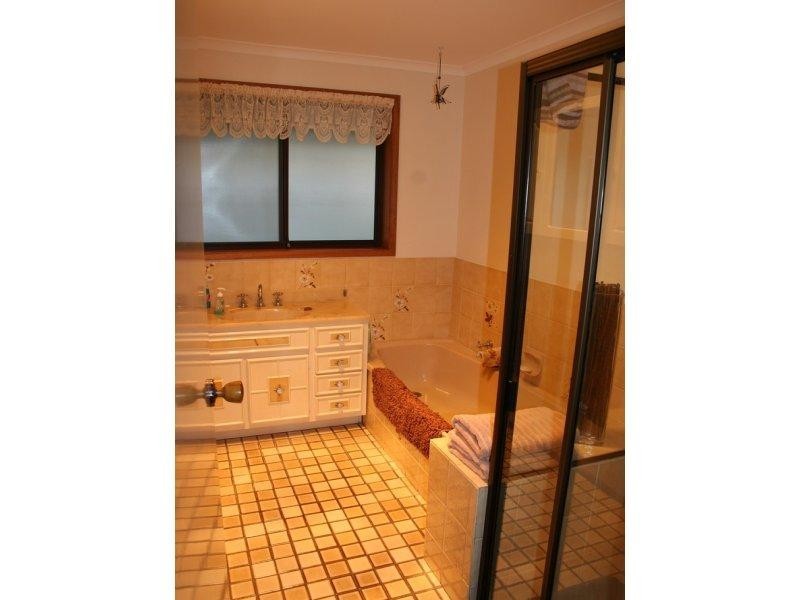 27 Diggora Road, Rochester VIC 3561