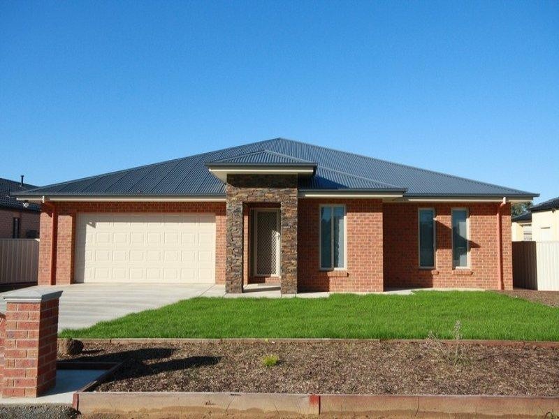 13 High Street, Rochester VIC 3561