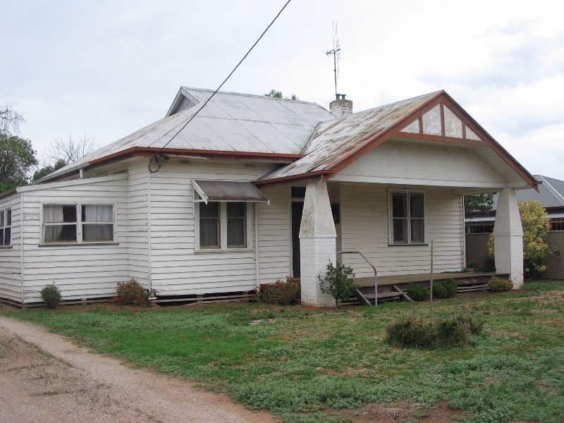 52 McKenzie Street, Rochester VIC 3561