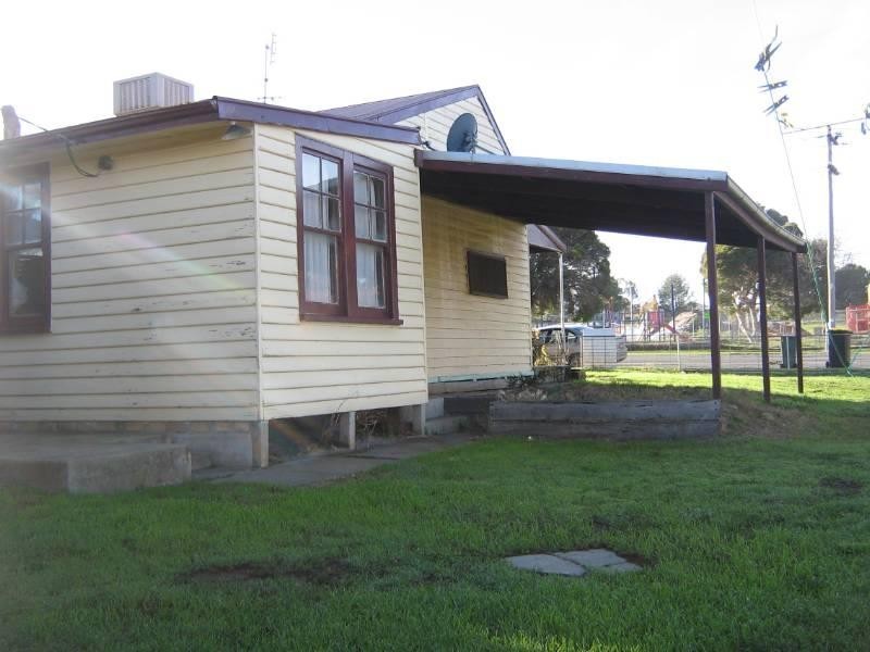 7 Charlton Road, St Arnaud VIC 3478