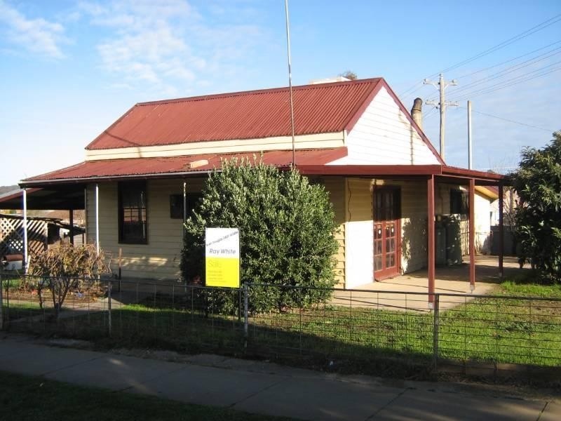 7 Charlton Road, St Arnaud VIC 3478