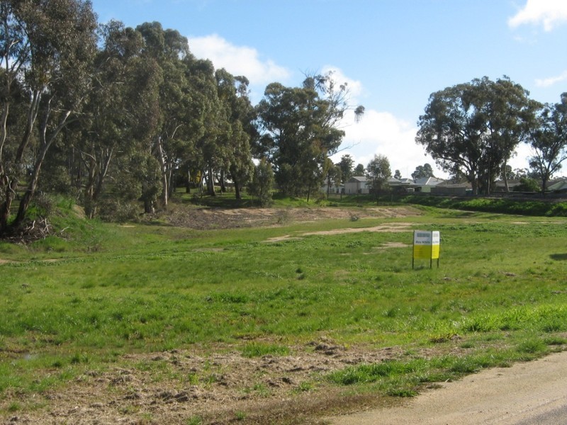 18 Ballarat Road, St Arnaud VIC 3478