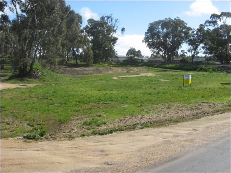 18 Ballarat Road, St Arnaud VIC 3478