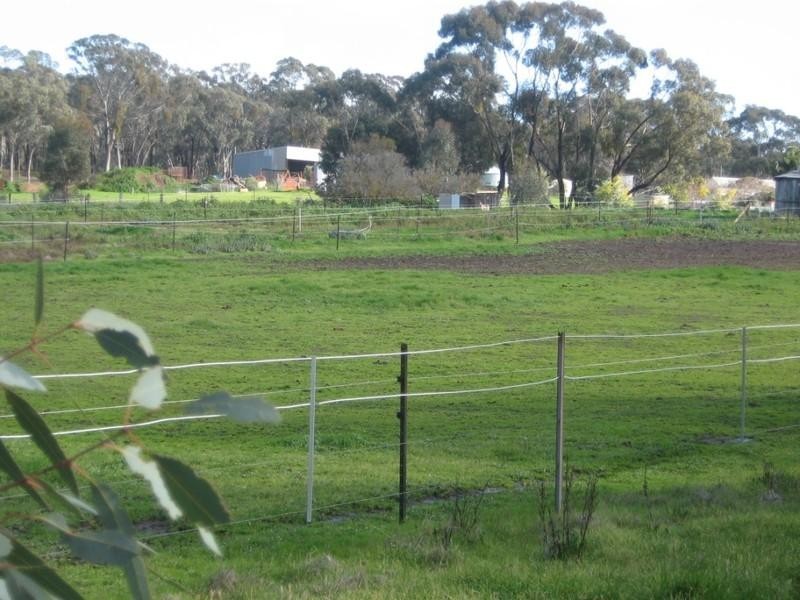 15A Burnside Road, St Arnaud VIC 3478