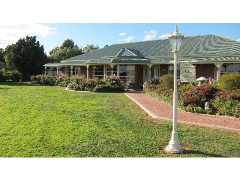 76 Pascoe Street, Rochester VIC 3561