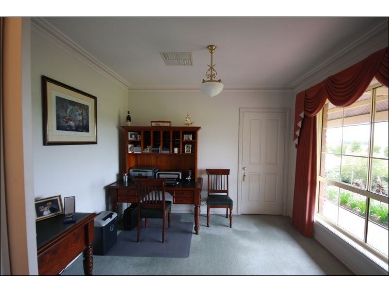 76 Pascoe Street, Rochester VIC 3561