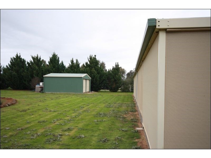 76 Pascoe Street, Rochester VIC 3561