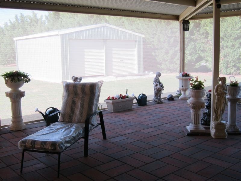 76 Pascoe Street, Rochester VIC 3561