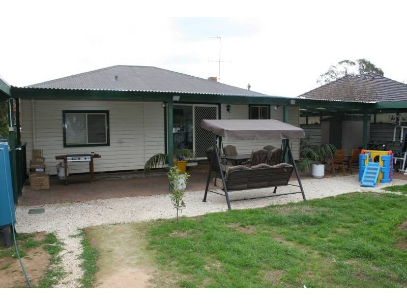 39 Victoria Street, Rochester VIC 3561