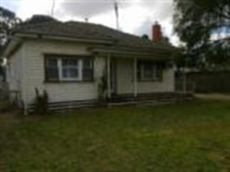 11 Lindsay Street, Rochester VIC 3561