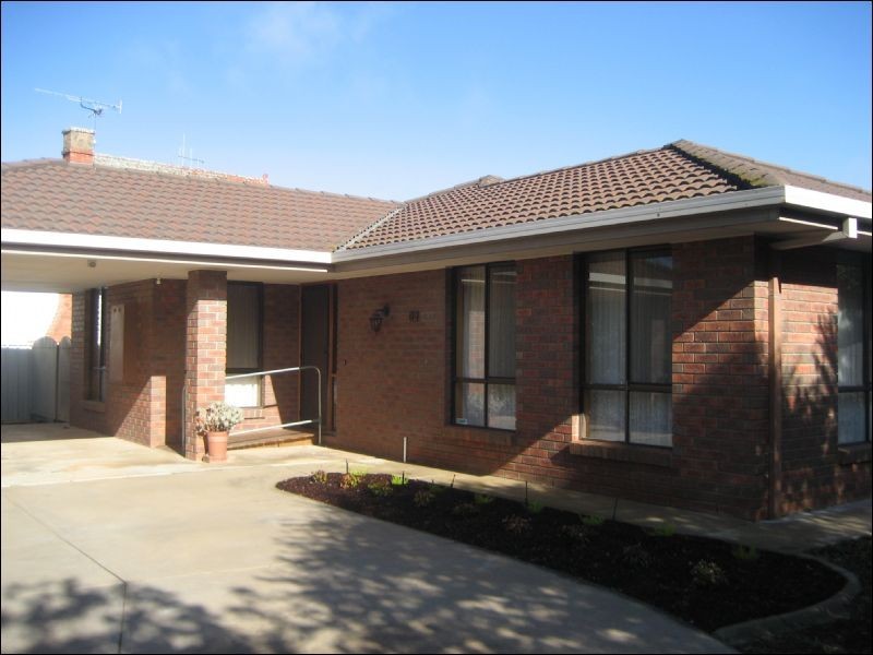 12 Mackay Street, Rochester VIC 3561