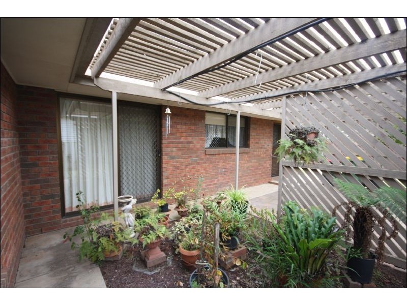 12 Mackay Street, Rochester VIC 3561