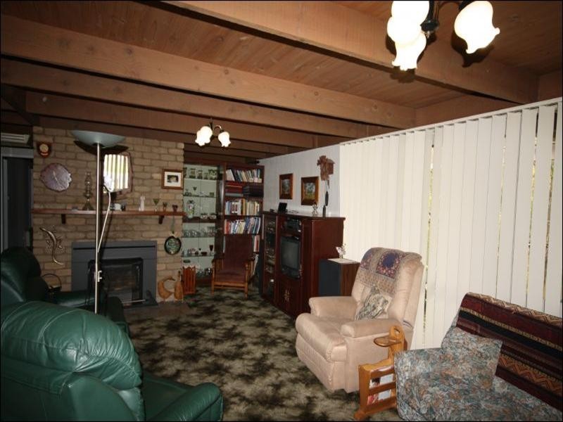 100 Bayne Street, Rochester VIC 3561