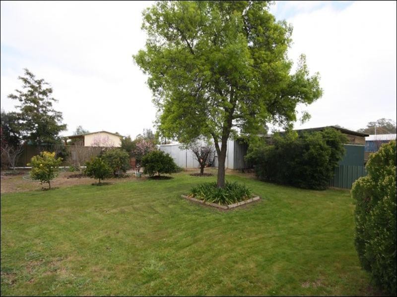 100 Bayne Street, Rochester VIC 3561