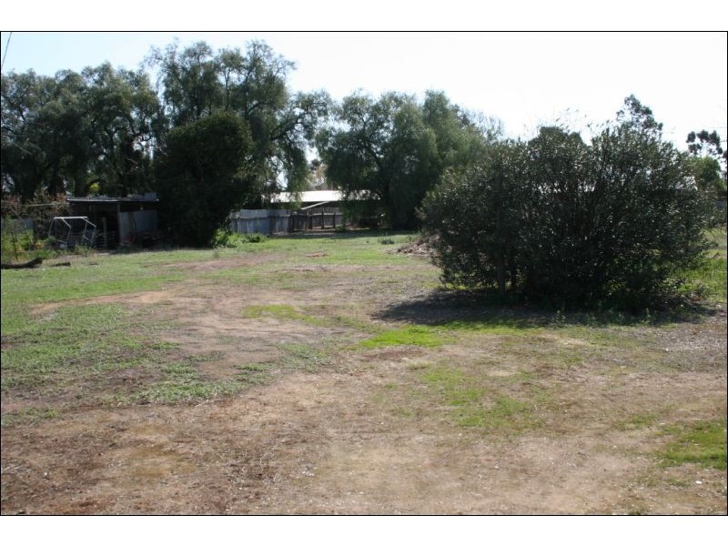 35 Simmie Street, Elmore VIC 3558