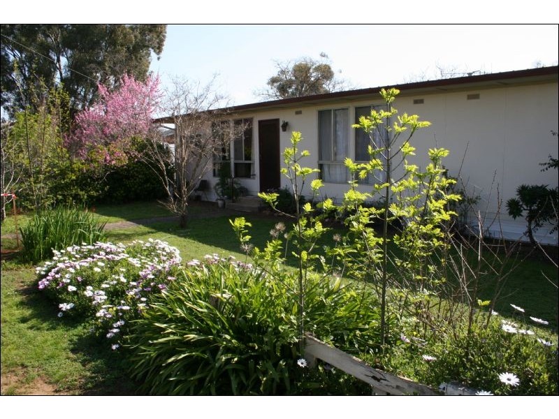 35 Simmie Street, Elmore VIC 3558