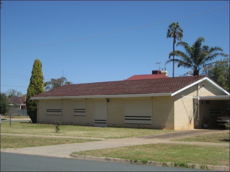 12 Dawson Street, Rochester VIC 3561
