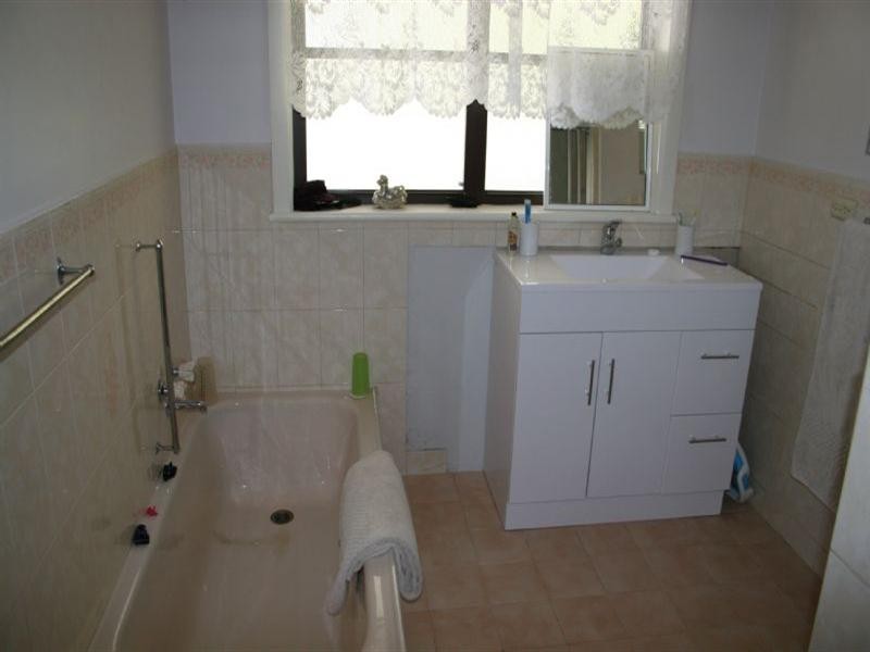 2 Reserve Street, Rochester VIC 3561