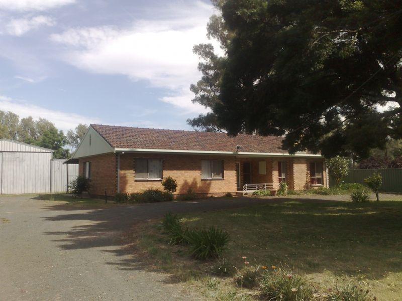 26 Railway Road, Rochester VIC 3561