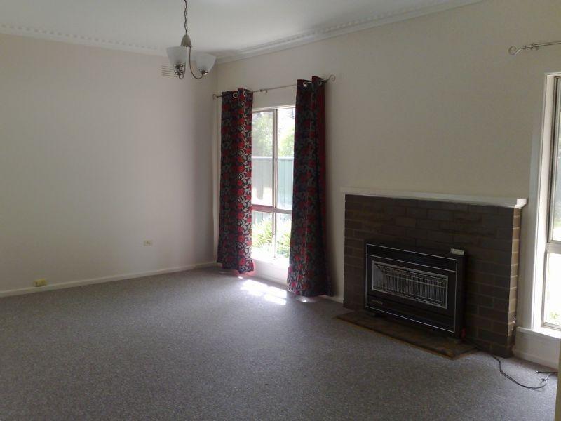 26 Railway Road, Rochester VIC 3561