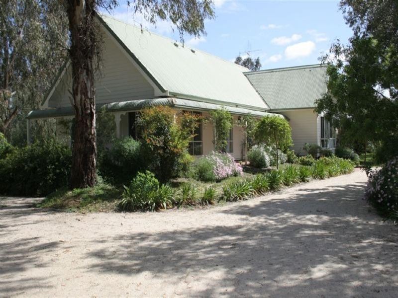 104 High Street, Rochester VIC 3561