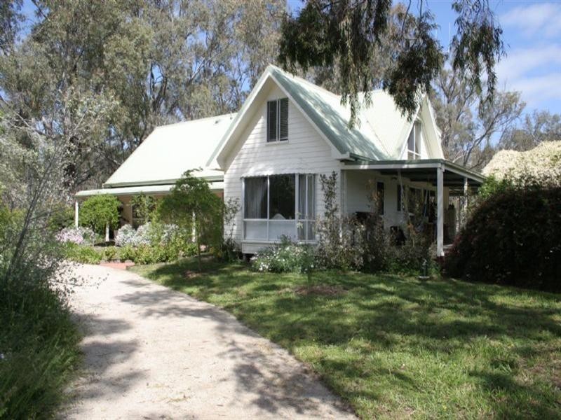 104 High Street, Rochester VIC 3561