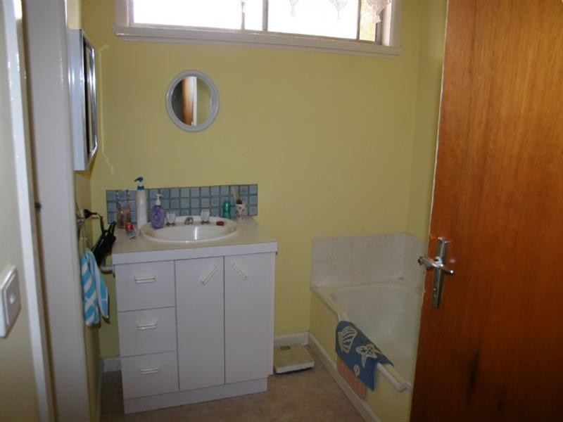 2 Childers Street, Elmore VIC 3558