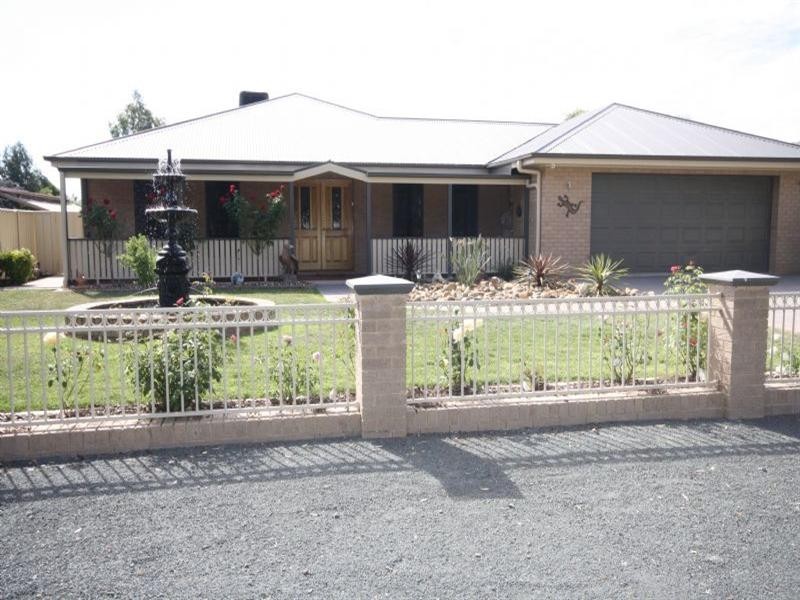 6 Railway Road, Rochester VIC 3561