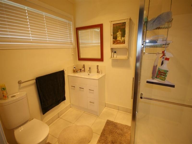 6 Railway Road, Rochester VIC 3561