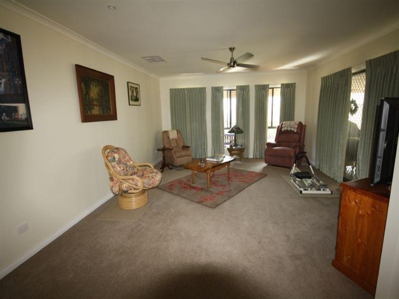 6 Railway Road, Rochester VIC 3561