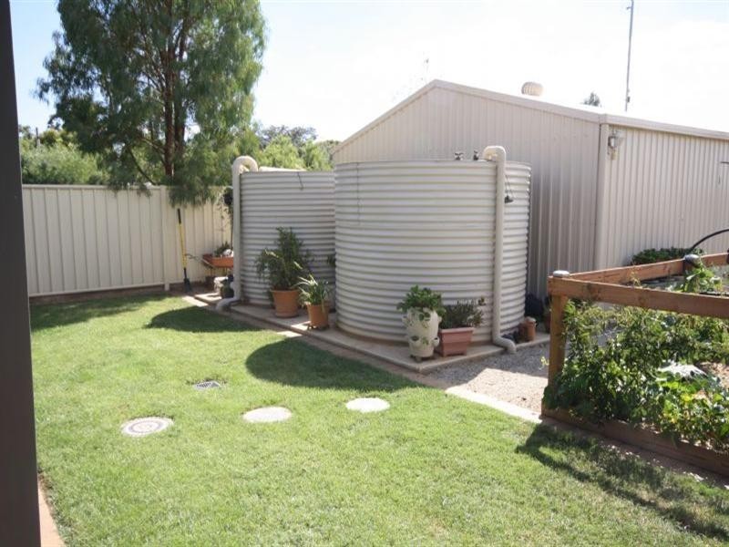 6 Railway Road, Rochester VIC 3561