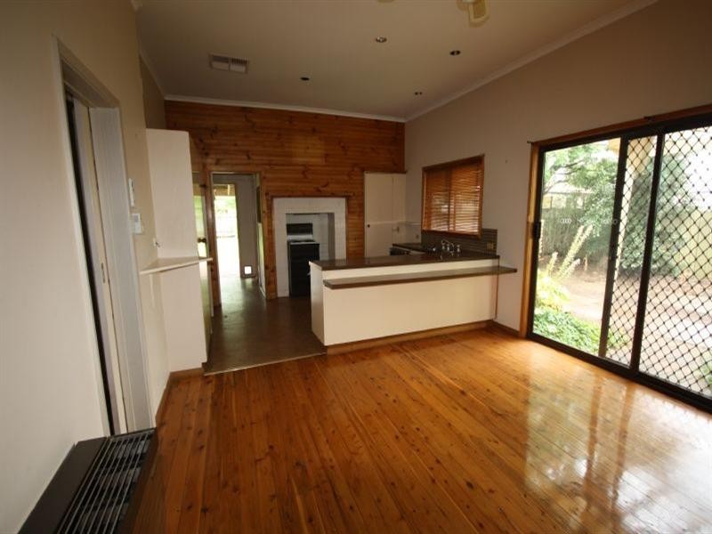 13 Hopetoun Street, Rochester VIC 3561